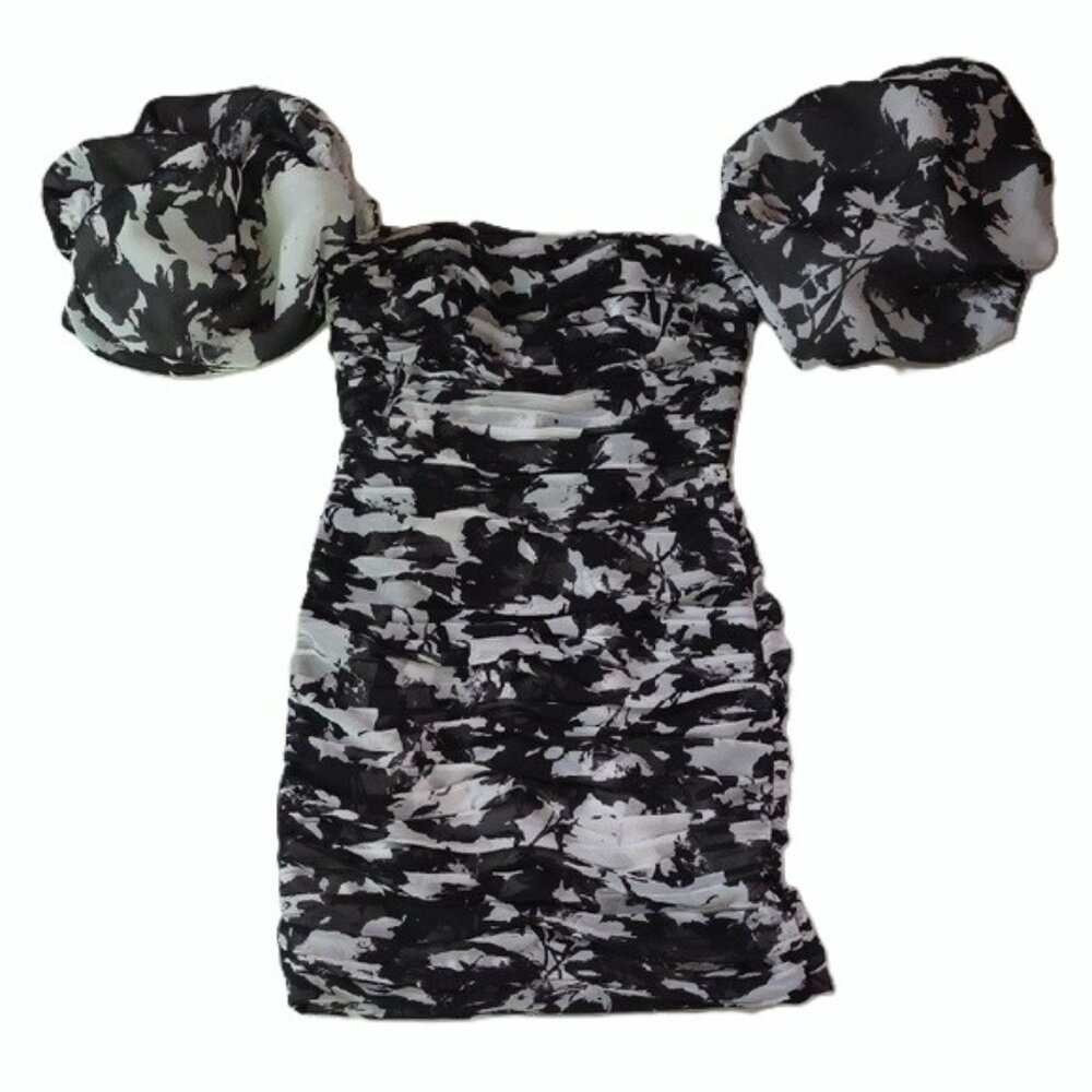 NWOT BCBG OFF THE SHOULDER RUCHED CHIFFON MINI DRESS IN BLACK & WHITE SIZE 4